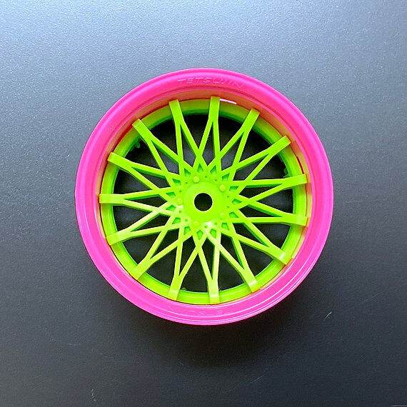 Tetsujin Super Rim 'Dahila' Adjustable Offset RC Wheels, 2-piece set for enhanced customization pink and green