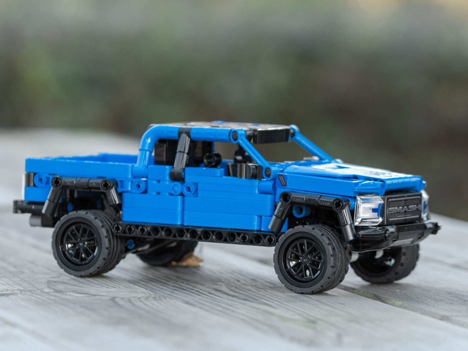 CaDA Pickup Truck Building Kit 390pcs building blocks