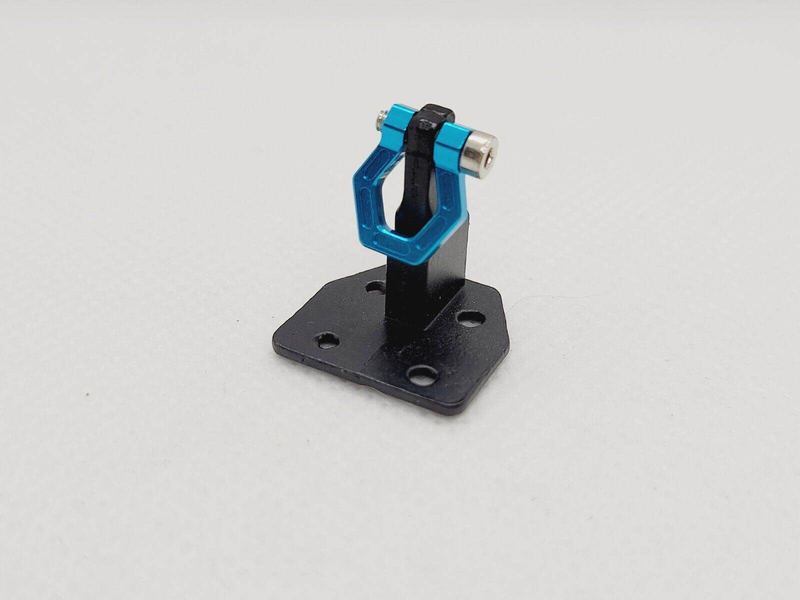 Scale recovery tow hook for RC drift and trail trucks